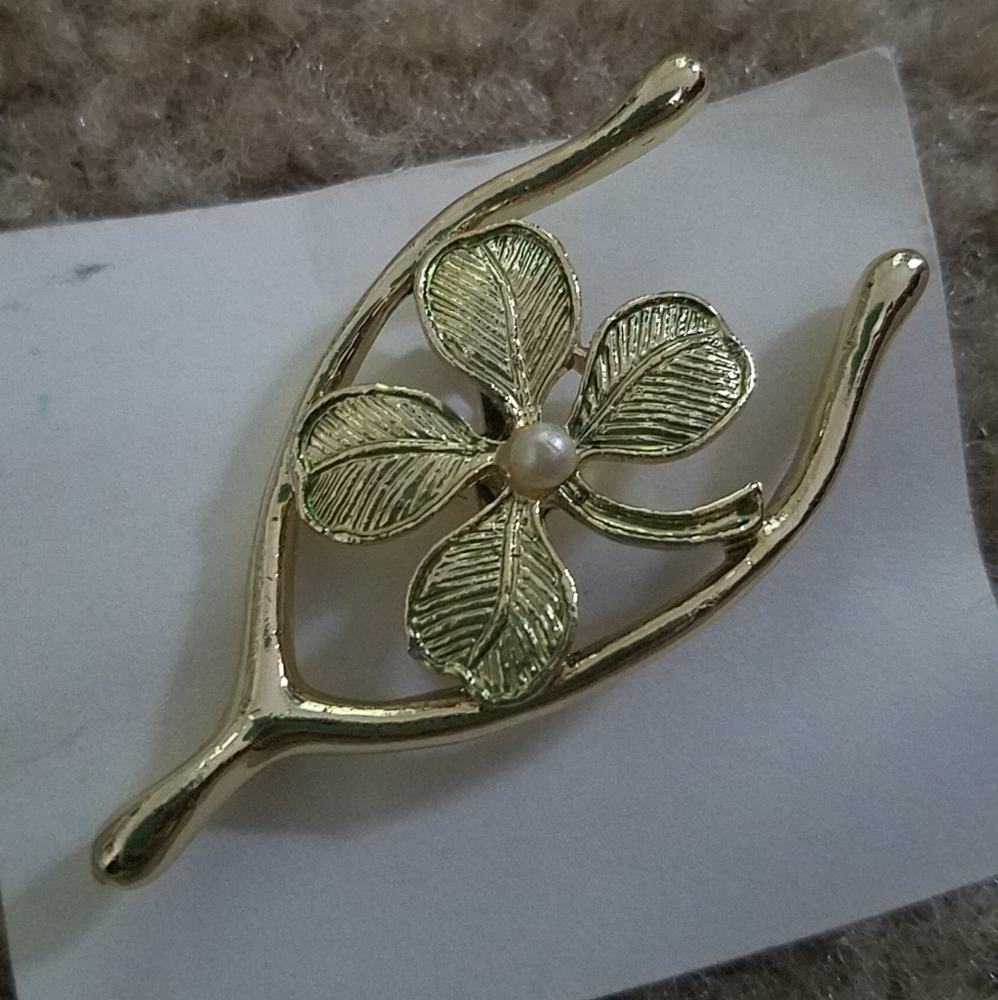Wishbone and Clover Brooch